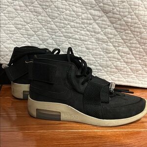 Nike Men's Black High-Top Sneakers